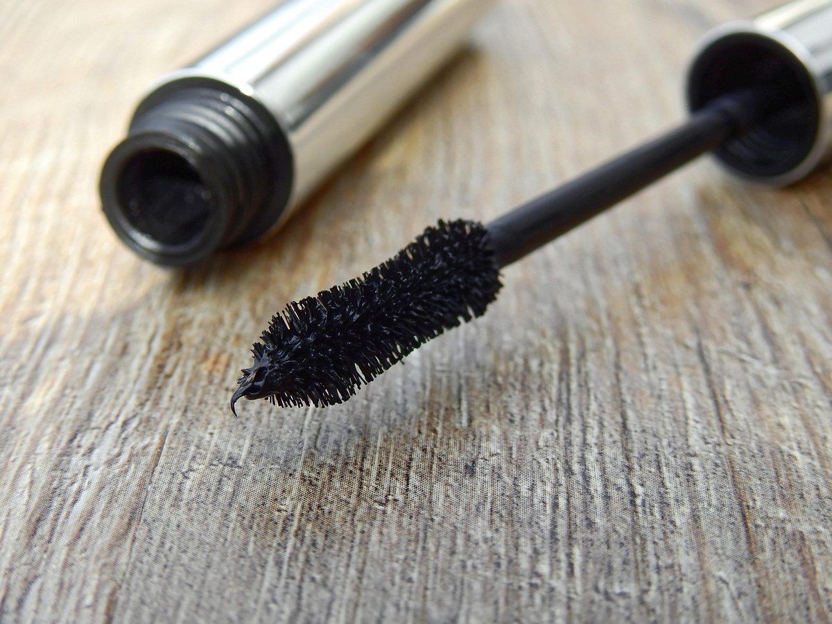 Produits de maquillage pour le regard et les sourcils
